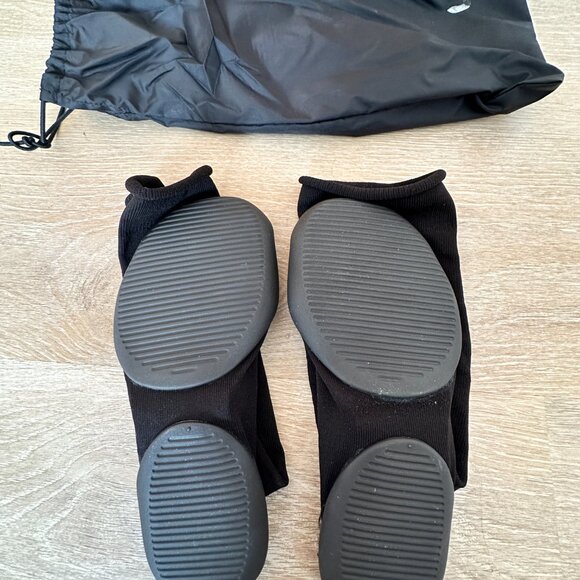 YZY PODS Size 1 (4 - 7 MENS) - Picture 5 of 6